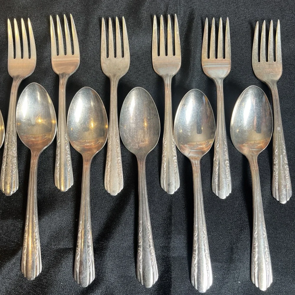 17 -Piece Vintage Marathon 1941‎ Thalia Silverplate Salad Forks & Teaspoons